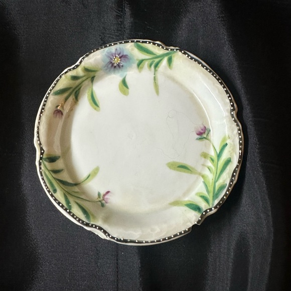 Vintage Nippon Creamer w/Saucer - Picture 9 of 12